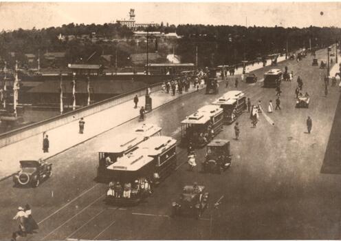 Princes Bridge / Batman Ave tram terminus