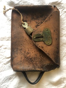 Functional object - Correspondence Satchel, Melbourne & Metropolitan Tramways Board (MMTB), c1940?