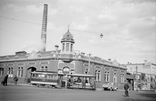 Gertrude st engine house and car set