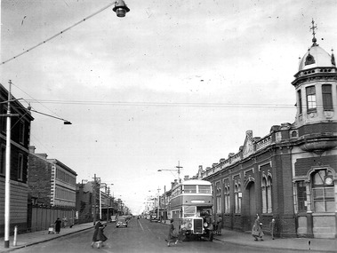 double deck bus, Leyland Titan at the corner of Gertrude and Nicholson St