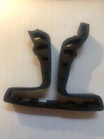 rubber boot for a rail