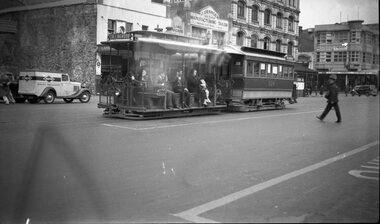 Negative - CAble tram Lonsdale St, Wal Larsen, c1938-1939