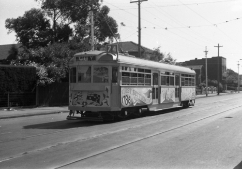 Tram 915 Camberwell Road