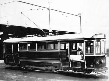 S class No. 171 at the then new Hanna Street depot in South Melbourne