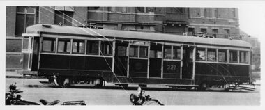 W 327 in Swanston St