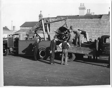 Photograph - Black and White photograph, Melbourne & Metropolitan Tramways Board (MMTB), late 1940's or early 50's?