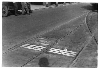 Cable Tram road markings