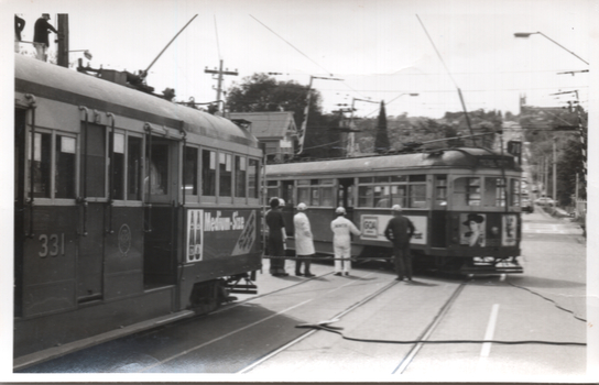 tram 867 derailed - Riversdale Road - photo 2 of 4