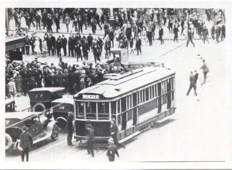 G class tram - Flinders St station