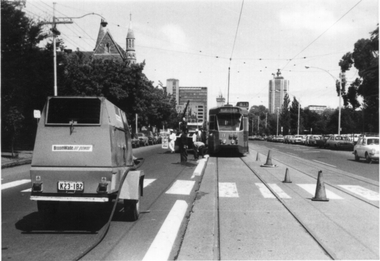 Nicholson St barrier installation - Z13