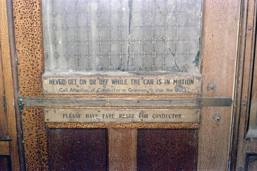 Photo showing the position of the signs on the door.
