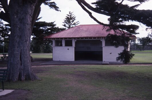 VR Tram shelter - Brighton Beach Gardens
