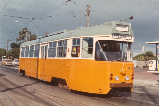 Tram 1041 in St Georges Road.