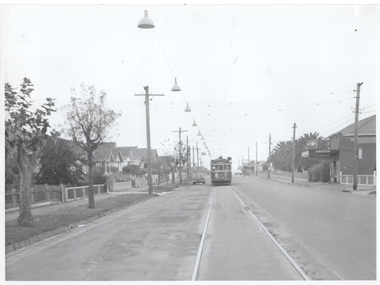 Overhead Track lighting Nicholson St Coburg