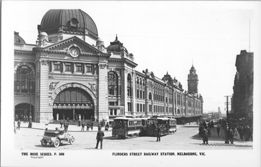 "Flinders Street Railway Station, Melbourne"