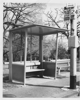 Short modular passenger shelter on Toorak Rd