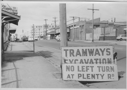 Tramway excavation signage at Bell St and Plenty Rd, Preston