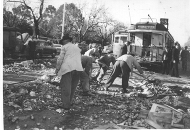 Collision with a fruit truck - St Kilda Road