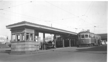 Batman Ave with trams 846 & 538