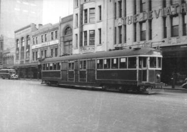 Tram 323 Swanston St