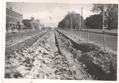 Photograph - Cable tram track demolition - Nicholson St Fitzroy, 1954/55