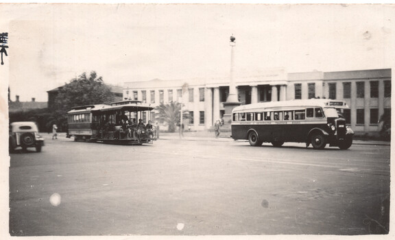 Cable tram and bus - Lygon St.