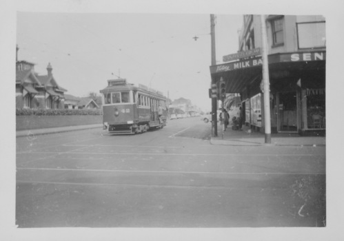 VR tram 42 at Carlisle St