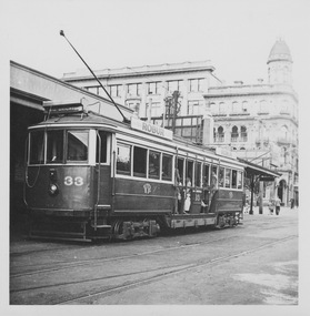 VR tram 33 at St Kilda Station