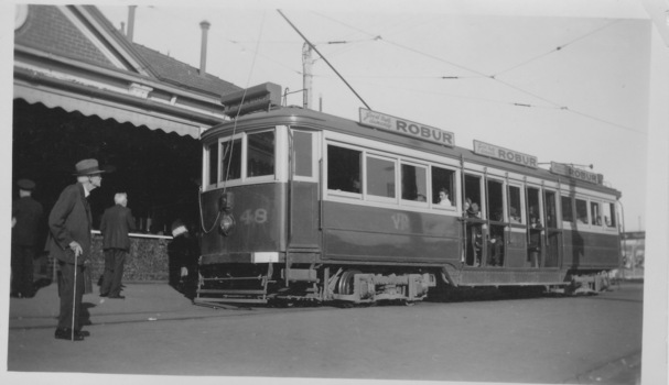 VR tram 48 at Sandringham Station