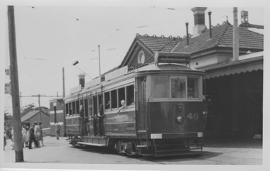 VR tram 48 at Sandringham Station