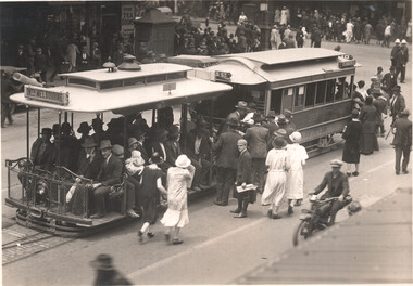 Cable tram 357, Flinders and Elizabeth Sts.