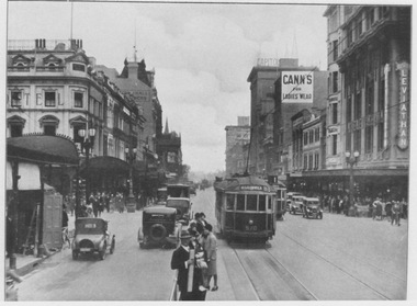 W2 tram 570 in Swanston St