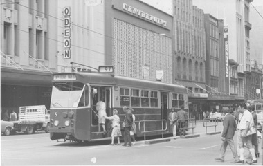 Z class 5 in Bourke St