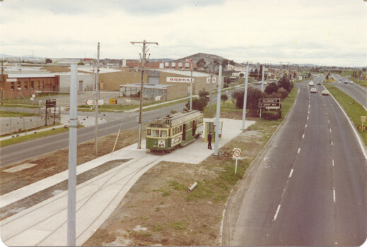Temporary Essendon Airport terminus and a SW6