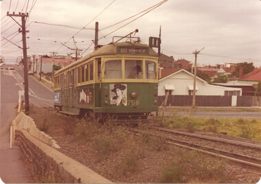Tram W5 758 on "The Hump"