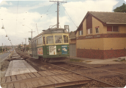 Tram W5 758 on "The Hump"