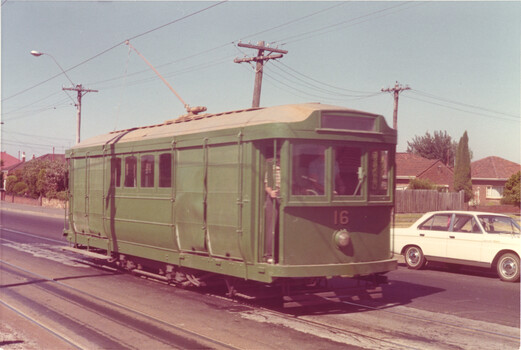 service tram 16, prior to be repainted in the string colour scheme - St Georges Road,