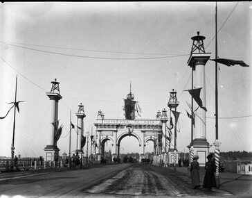 "City Arch from Swanston St"