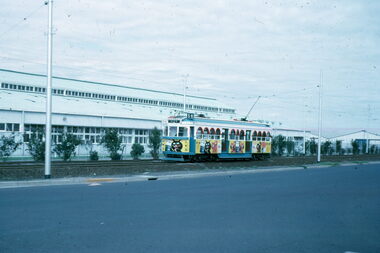 W7 1024 as the Lassie Kit-E-cat tram