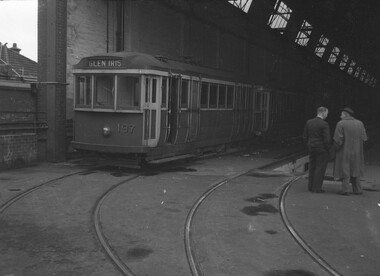 Q 197 All night car - Malvern depot