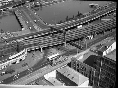 View of Flinders St and Queensbridge.