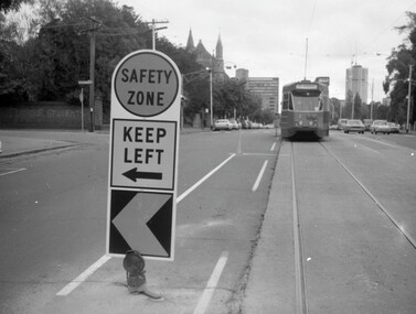 Safety Zone sign - Nicholson St