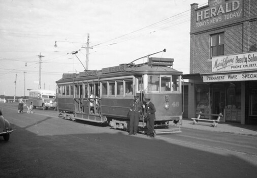 VR tram 48 at Black Rock terminus.