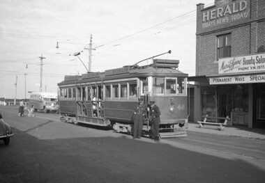 VR tram 48 at Black Rock terminus.