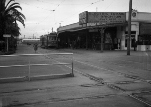 VR tram 40 at St Kilda Station
