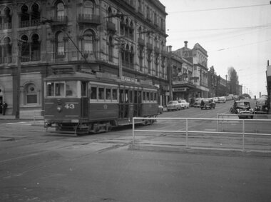 VR tram 43 leaving St Kilda Station along Grey St.
