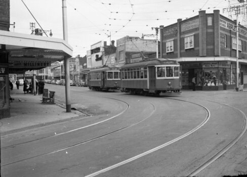 MMTB Trams X2 466 and 467 at Footscray Station