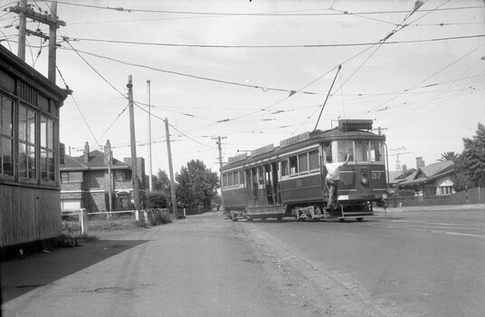 VR No. 37 entering Elwood Depot
