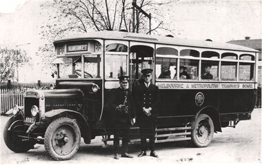 MMTB Thornycroft Williamstown bus with crew