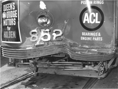SW6 852 accident damage - 1